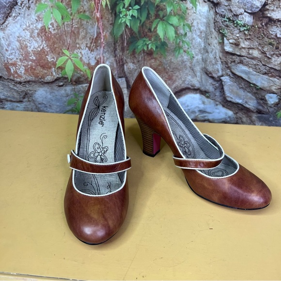KENSIE Burnished Brown Leather Mary Janes, 7.5 - Picture 6 of 12